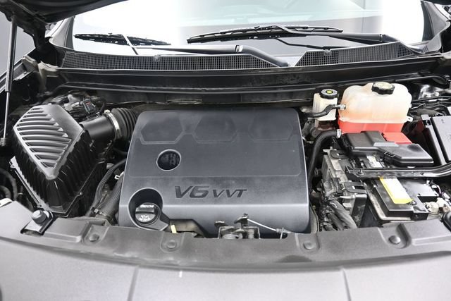 Used 2020 Chevrolet Traverse LT FWD image 32