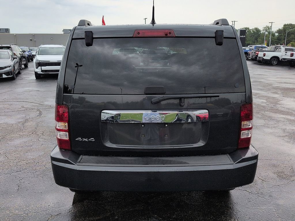 Used 2011 Jeep Liberty Sport AWD/4WD image 6