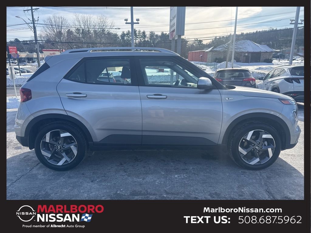 Used 2023 Hyundai Venue SEL w/ Cargo Package image 8