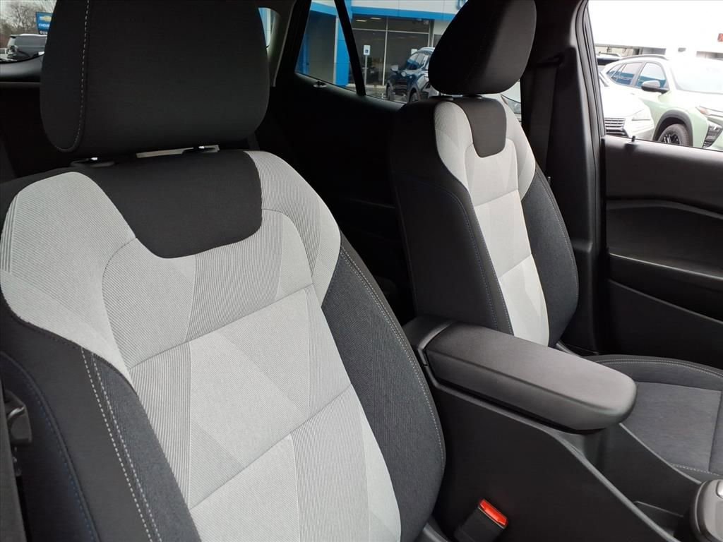 Used 2024 Chevrolet Trax LS image 21