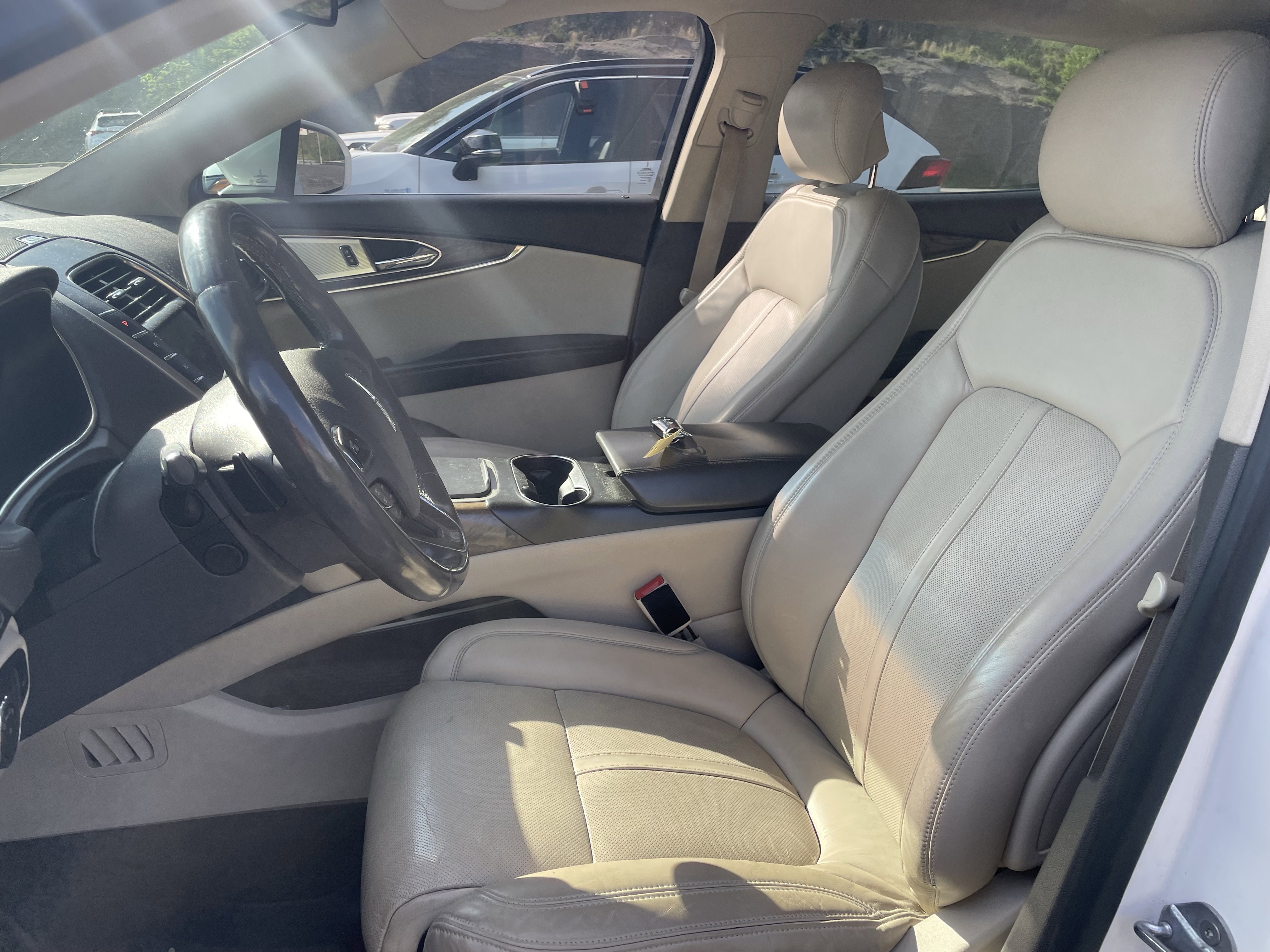 Used 2016 Lincoln MKX Reserve w/ Luxury Package AWD/4WD image 9
