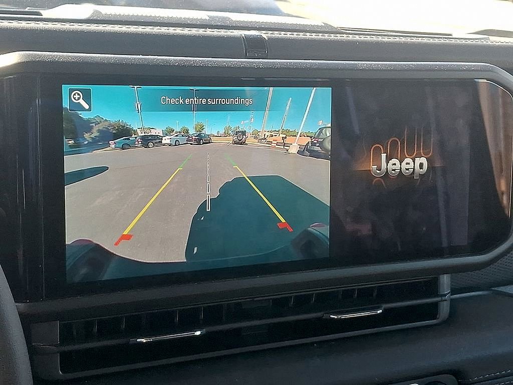 Used 2024 Jeep Gladiator Rubicon image 17