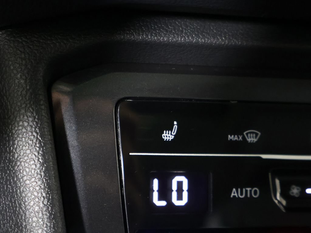 Used 2024 Volkswagen Tiguan SE FWD image 52