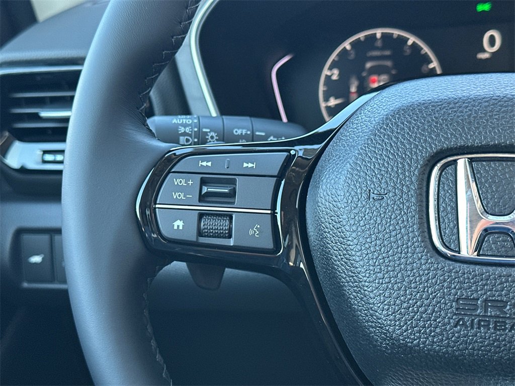 New 2025 Honda Pilot Touring image 24