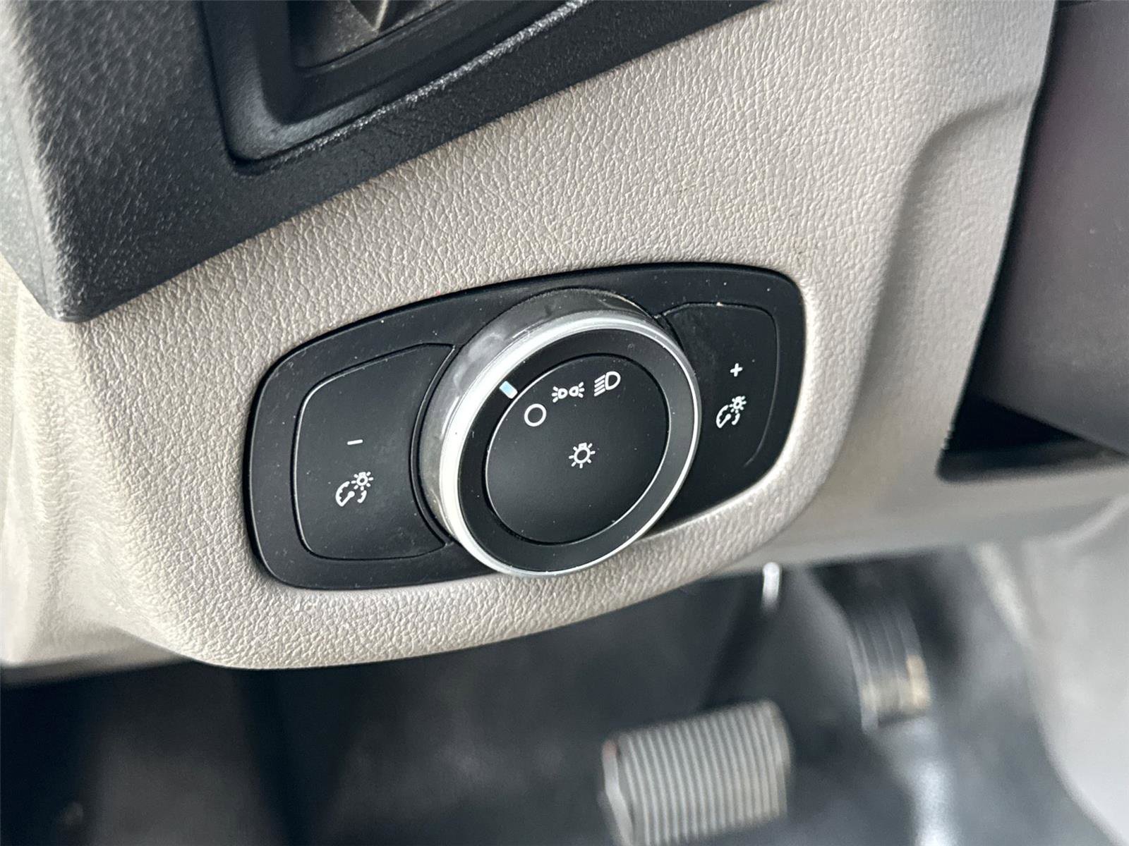 Used 2019 Ford Transit Connect XL FWD image 26