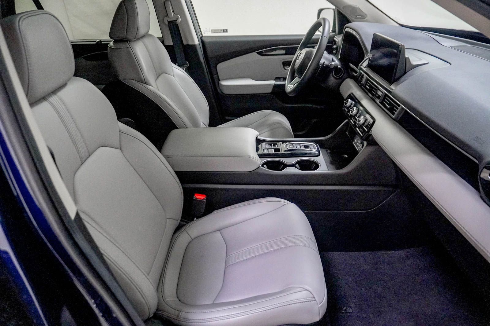 Certified 2025 Honda Pilot Touring image 32