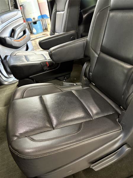 Used 2018 Chevrolet Suburban Premier image 17
