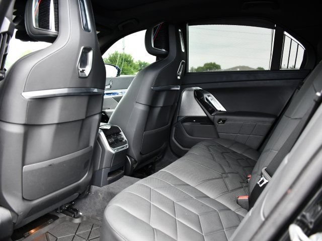 Used 2025 BMW 740i xDrive w/ Executive Package AWD/4WD image 22