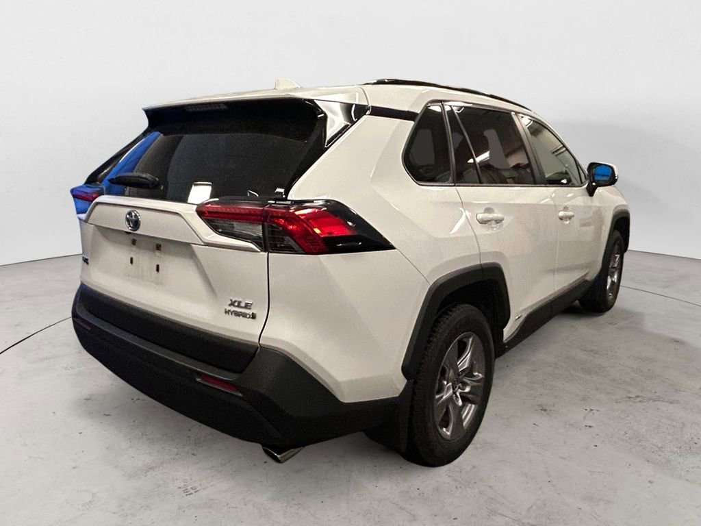 Used 2023 Toyota RAV4 XLE w/ Convenience Package AWD/4WD image 5
