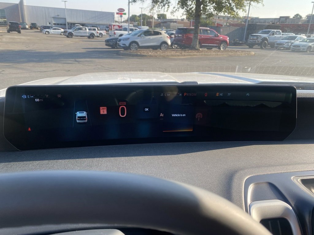 New 2025 Ford Expedition Active image 18