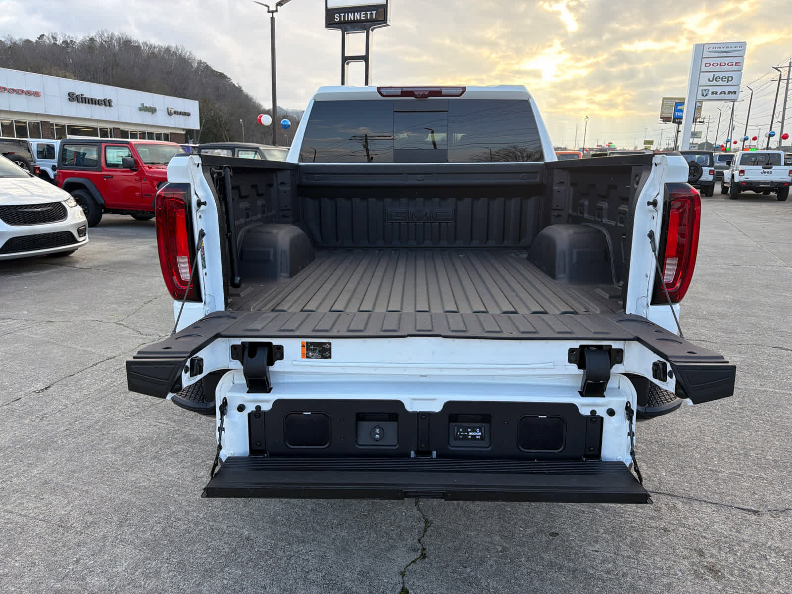 Used 2025 GMC Sierra 1500 AT4X image 10