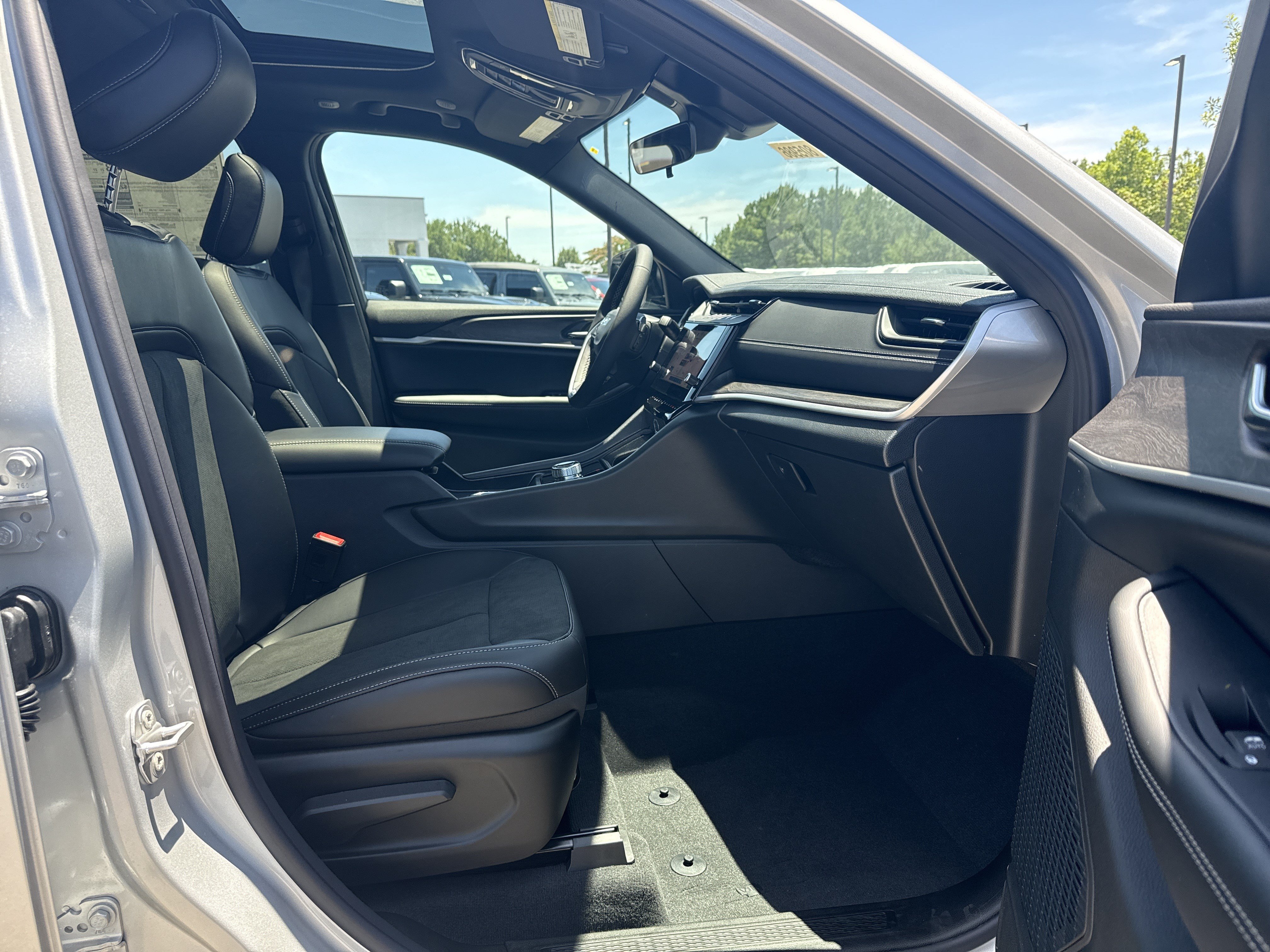 New 2026 Jeep Grand Cherokee Altitude RWD image 14