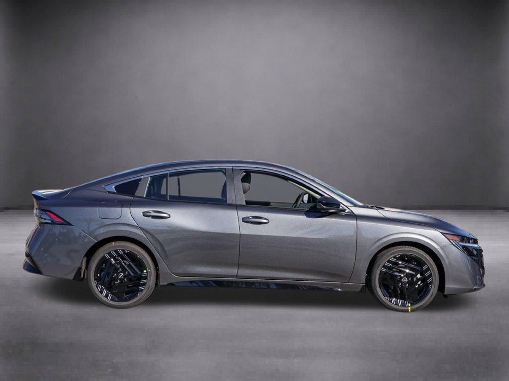 New 2027 Nissan Sentra SR FWD image 3