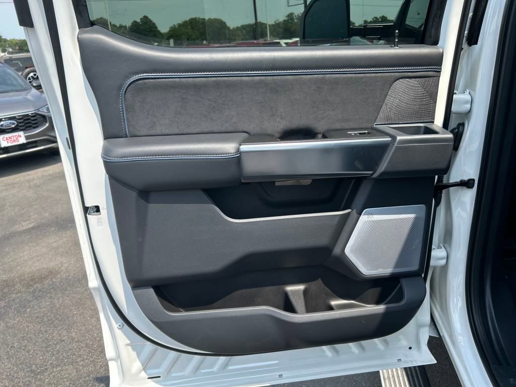 New 2025 Ford F250 Platinum w/ FX4 Off-Road Package image 27