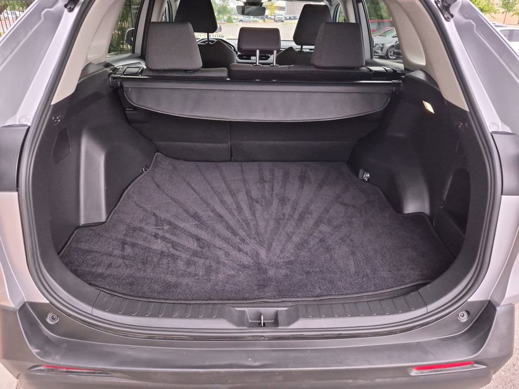 Used 2023 Toyota RAV4 XLE w/ Convenience Package image 39