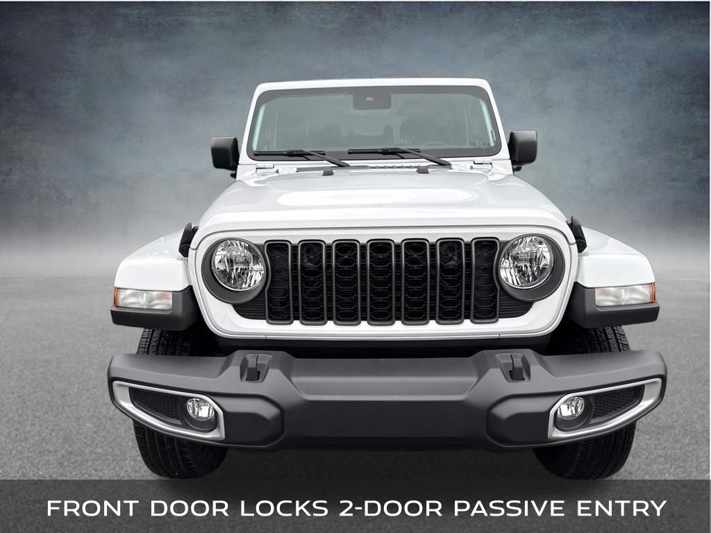 Used 2024 Jeep Gladiator Sport AWD/4WD image 9