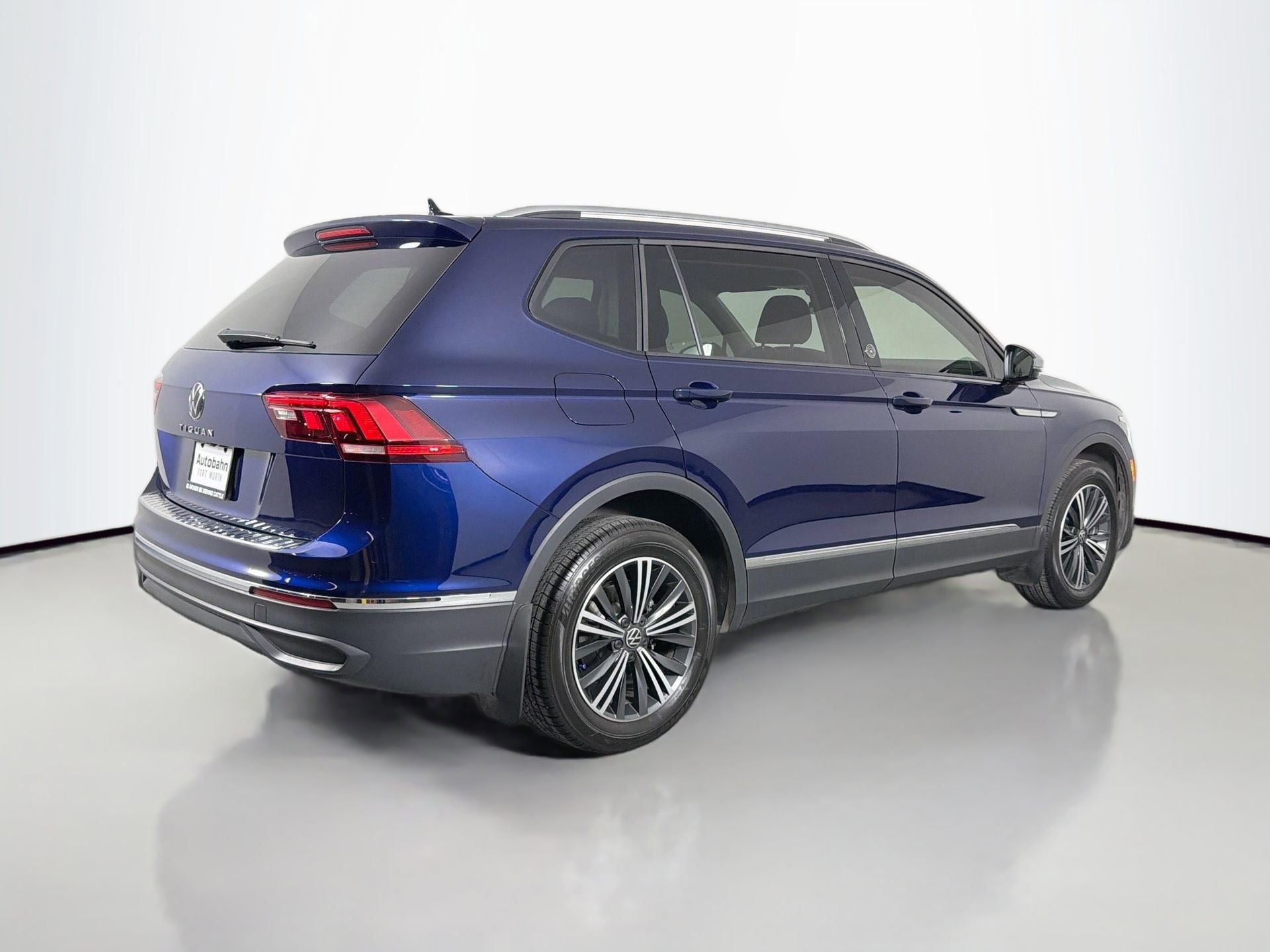 Used 2024 Volkswagen Tiguan Wolfsburg Edition image 6