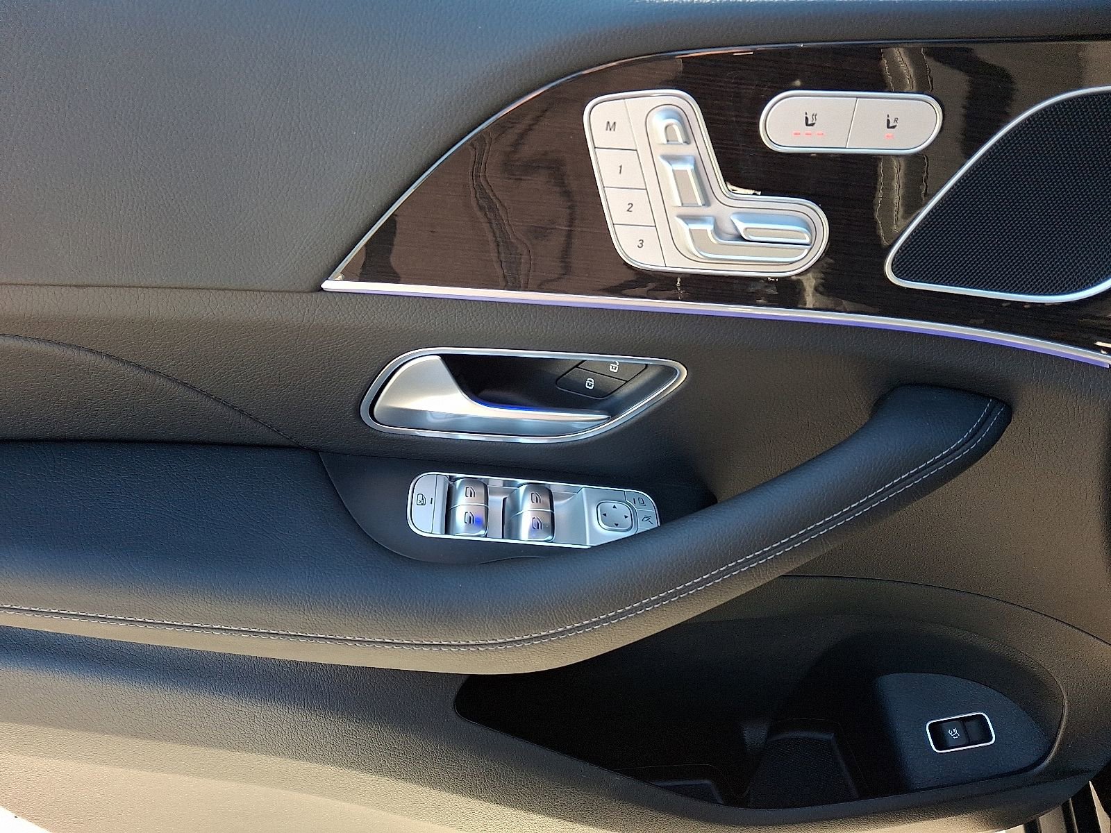 Certified 2025 Mercedes-Benz GLE 350 4MATIC image 12