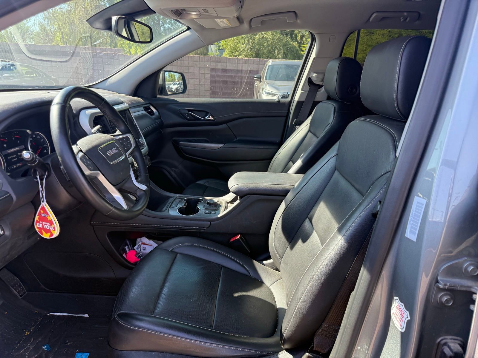 Used 2023 GMC Acadia SLT image 10