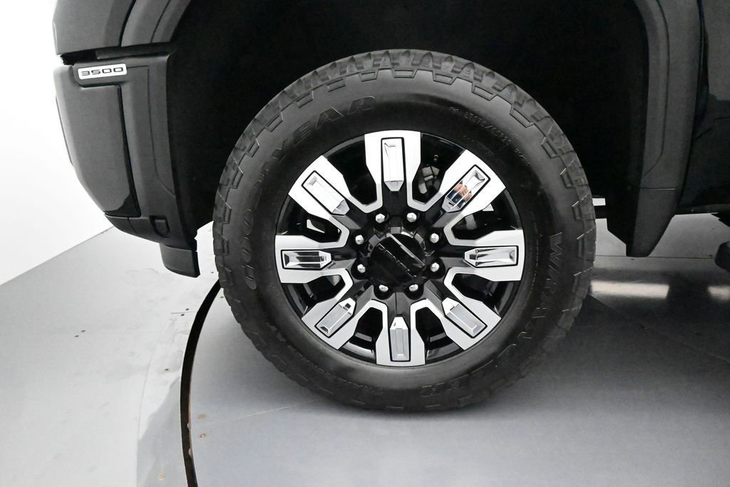 Used 2025 GMC Sierra 3500 Denali w/ Technology Package AWD/4WD image 6