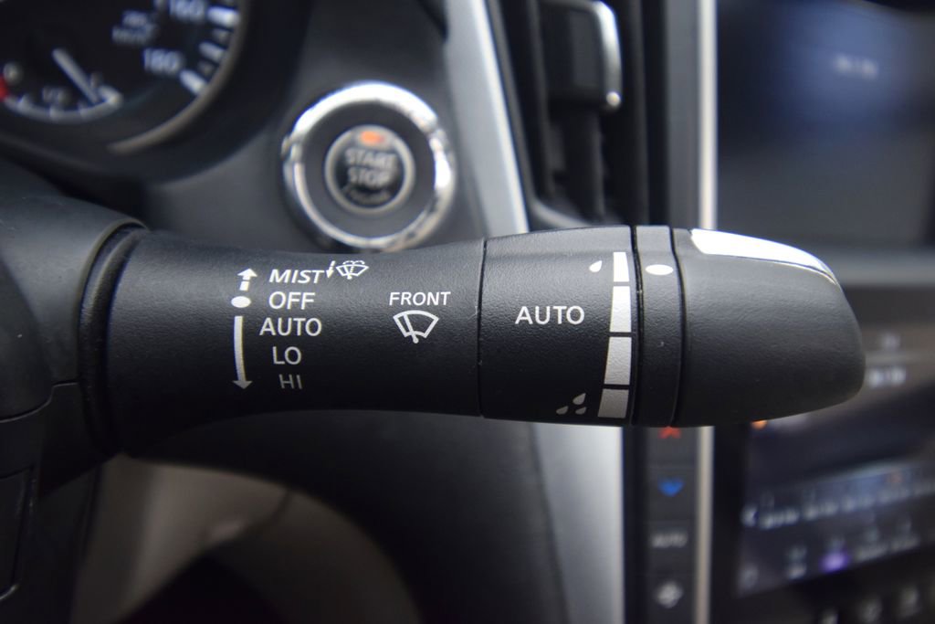 Used 2021 INFINITI Q50 Luxe w/ Seat & Sound Package RWD image 30