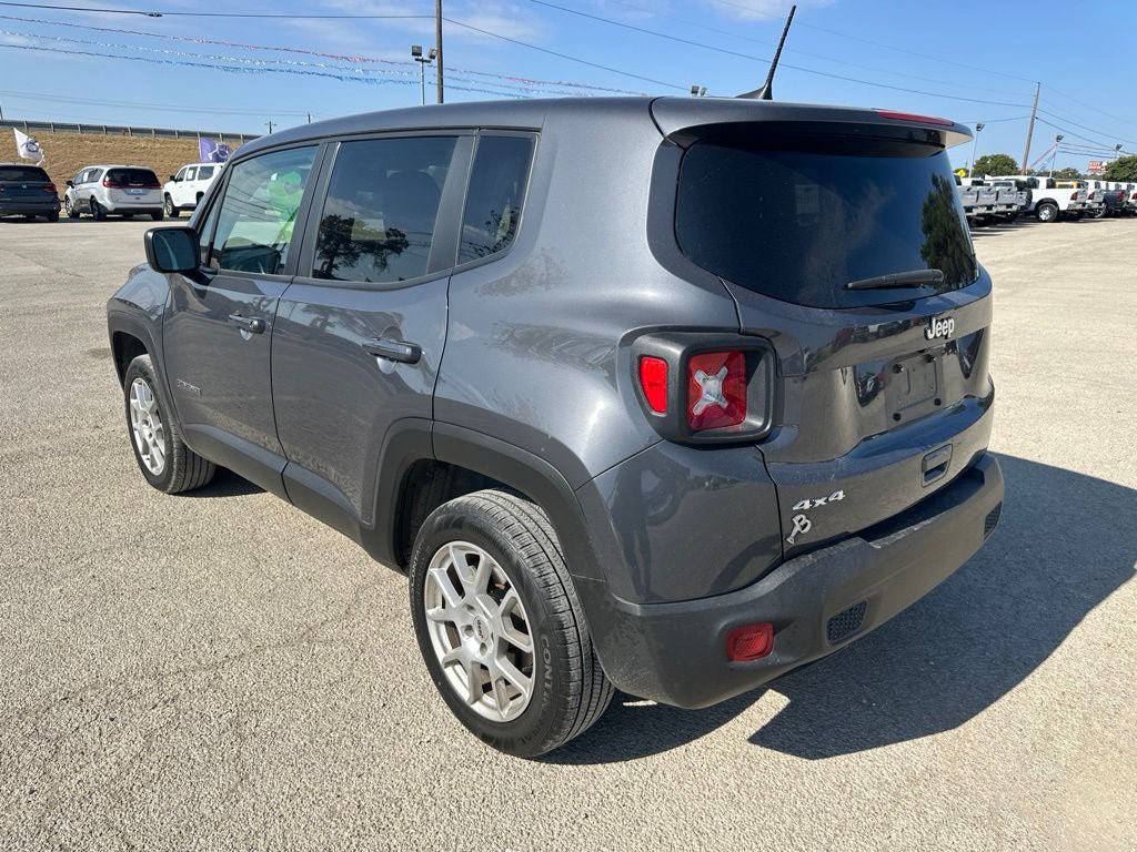 Used 2023 Jeep Renegade Latitude AWD/4WD image 8