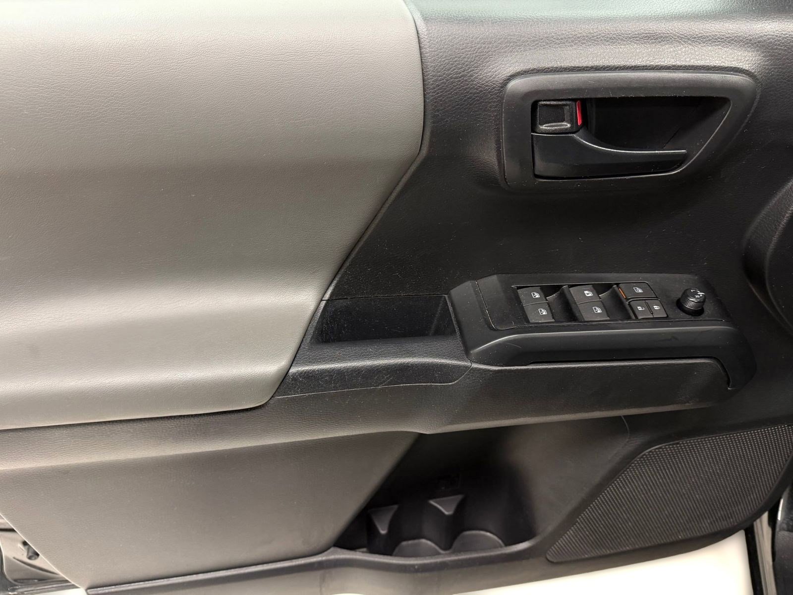 Used 2023 Toyota Tacoma SR image 10