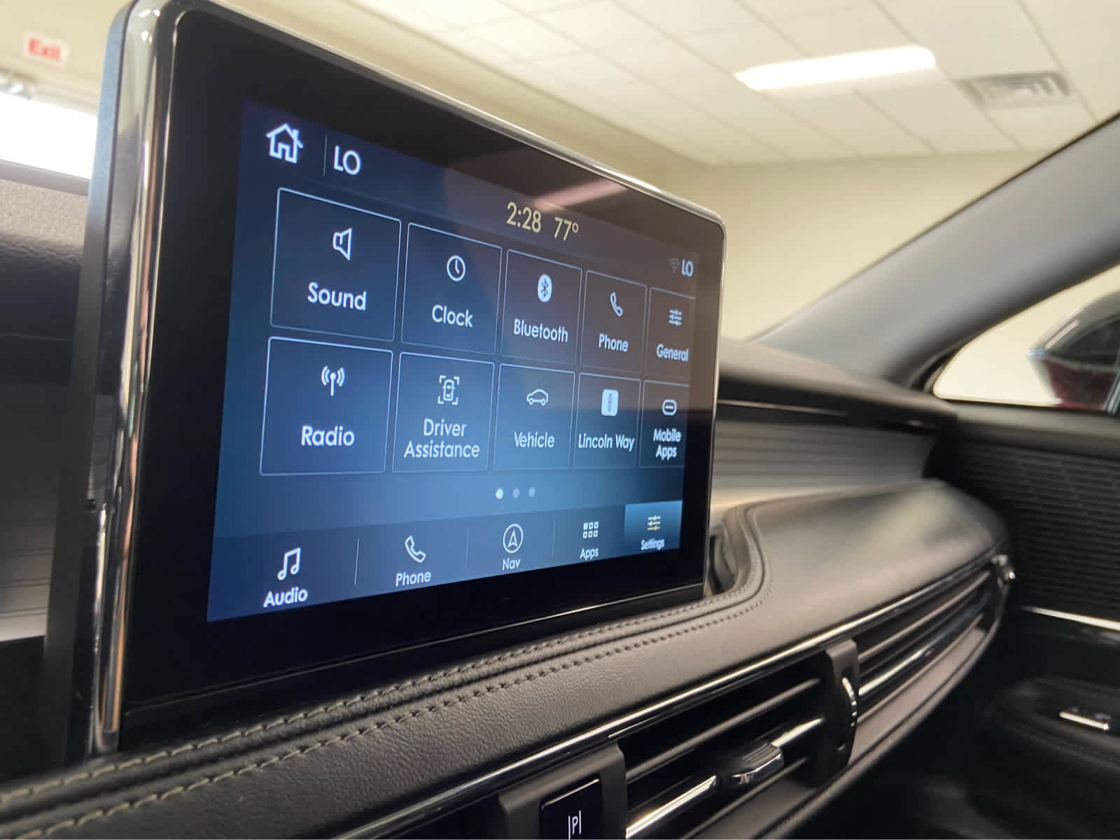 Used 2022 Lincoln Corsair AWD w/ Premium Package image 32