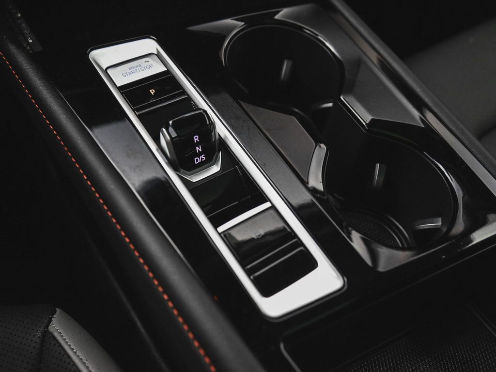 Used 2025 Volkswagen Atlas Peak Edition SE AWD/4WD image 32