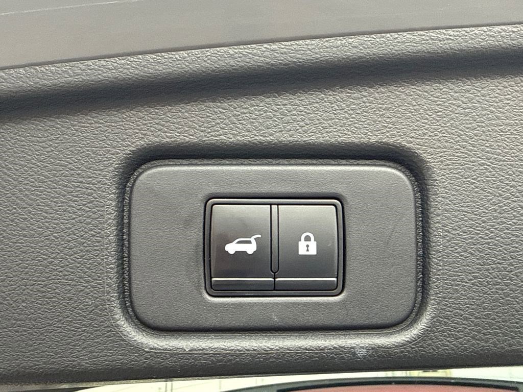 Used 2022 Nissan Pathfinder SL image 17