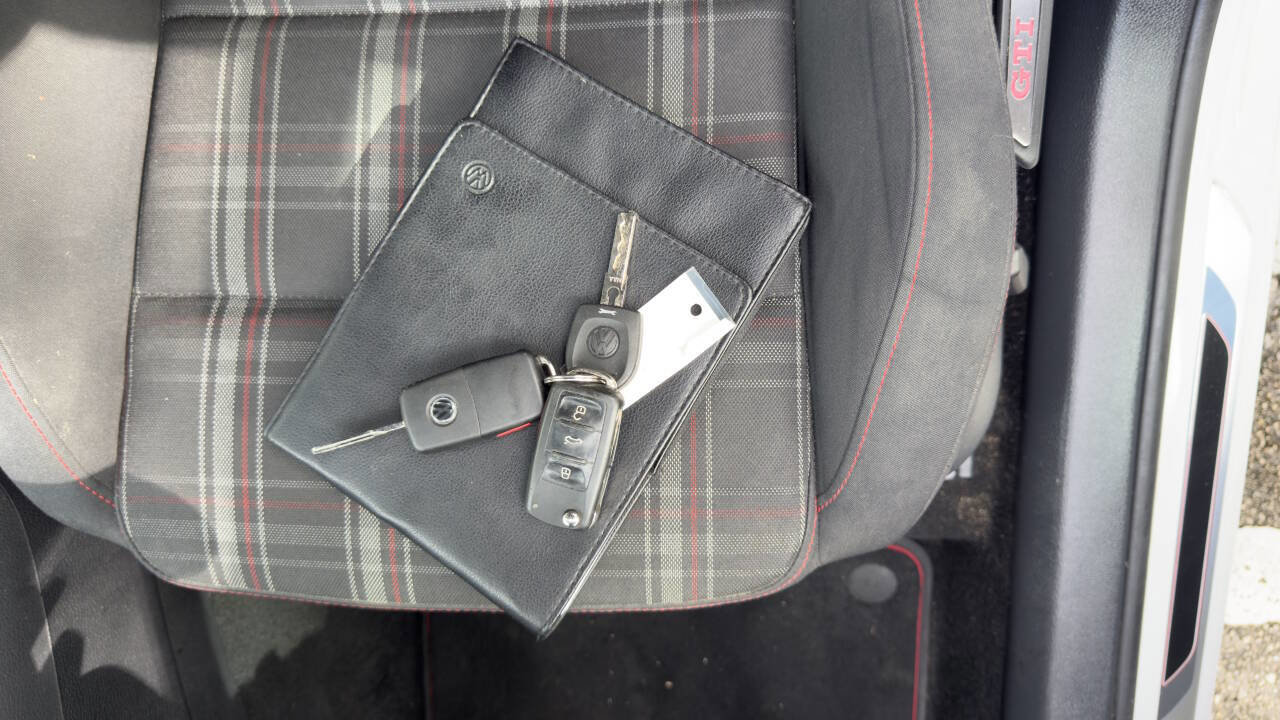 Used 2013 Volkswagen Golf 4-Door image 30