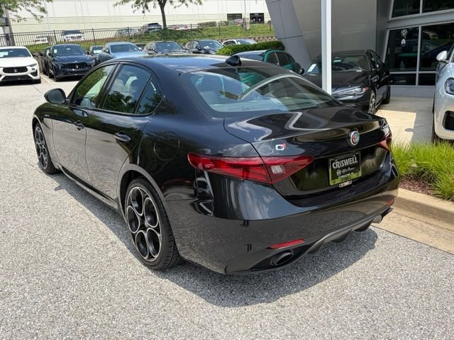 Used 2023 Alfa Romeo Giulia Veloce AWD/4WD image 7