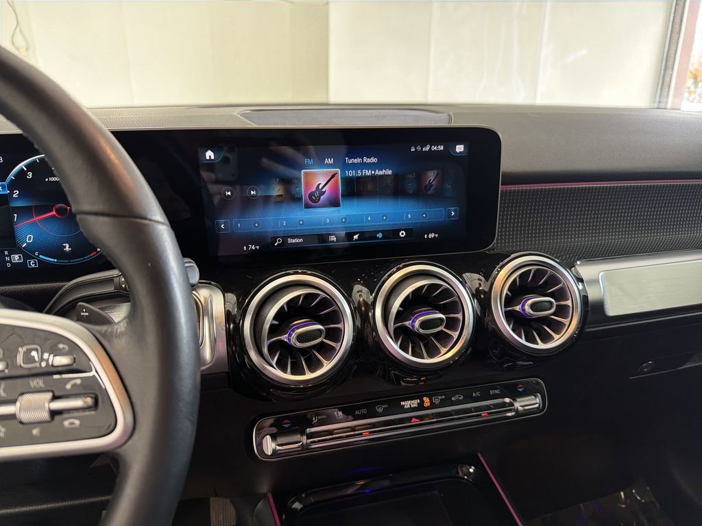 Used 2021 Mercedes-Benz GLB 250 GLB 250 image 27