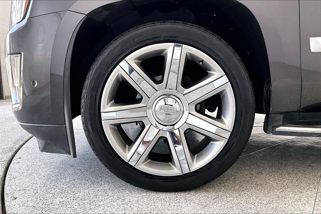 Used 2017 Cadillac Escalade Luxury AWD/4WD image 10