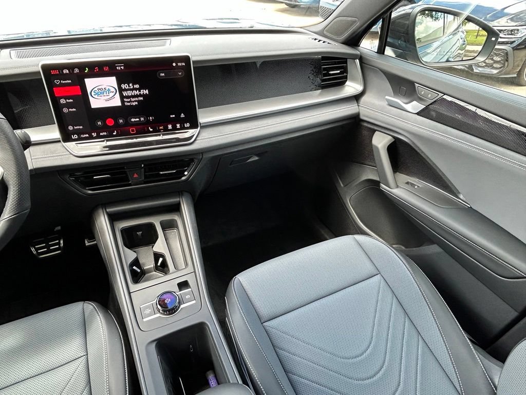 New 2026 Volkswagen Tiguan SE R-Line FWD image 10