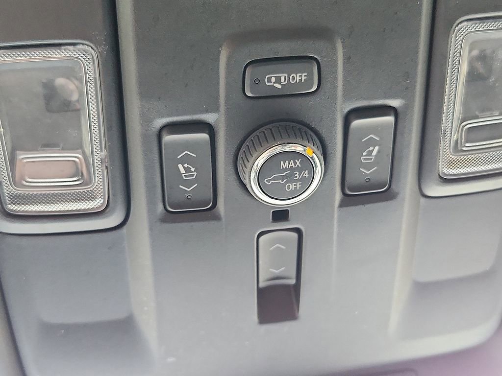 Used 2023 GMC Yukon Denali image 25