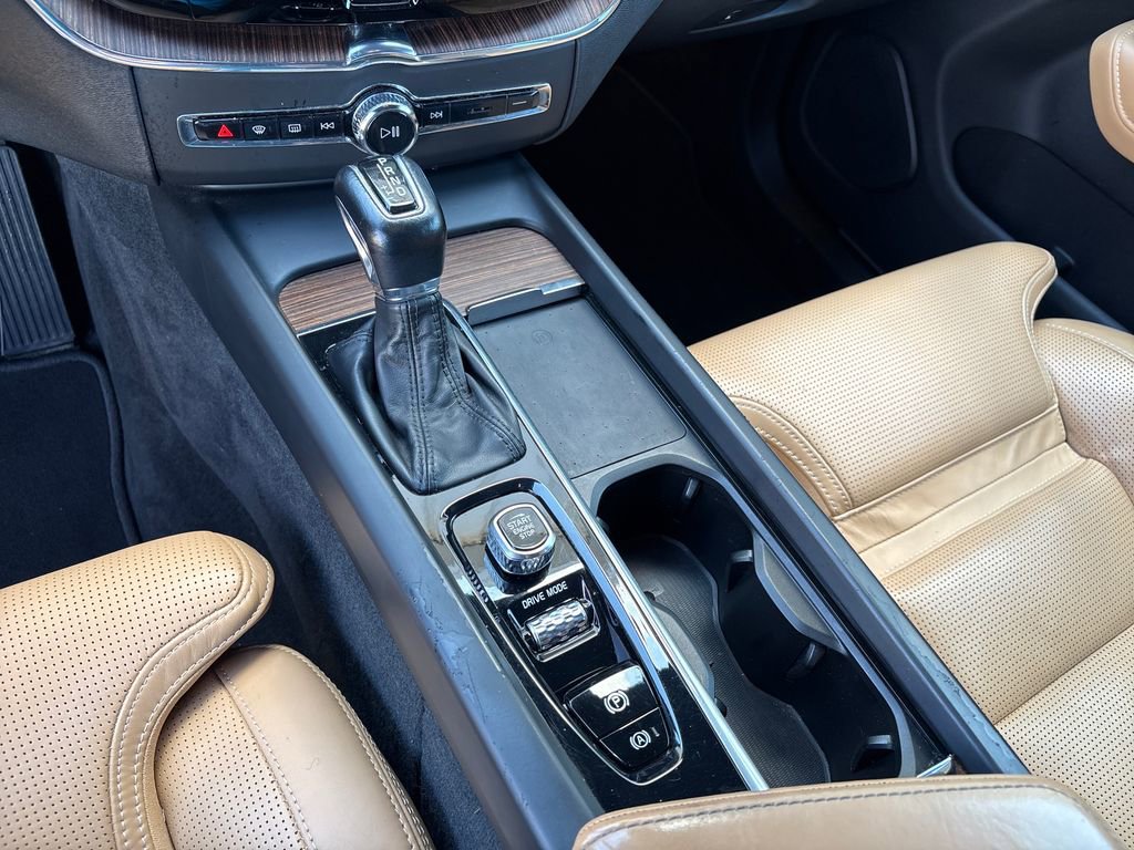 Used 2021 Volvo XC60 T5 Inscription w/ Advanced Package image 21