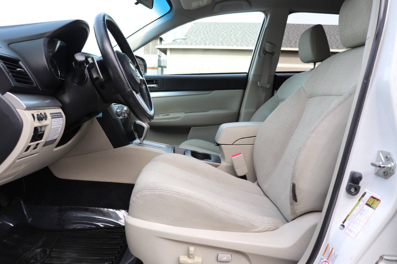 Used 2011 Subaru Outback 2.5i Premium AWD/4WD image 13