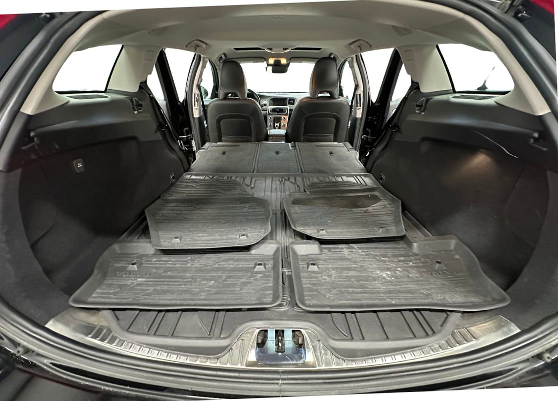 Used 2017 Volvo V60 T5 Platinum w/ Climate Package image 15