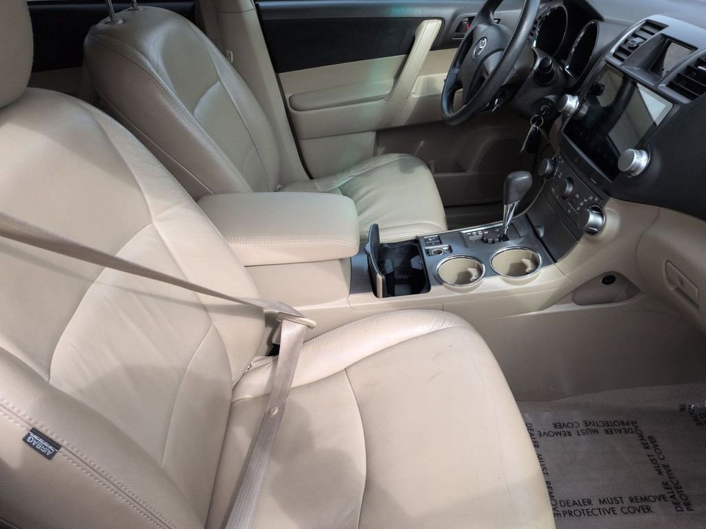 Used 2010 Toyota Highlander 4WD image 26