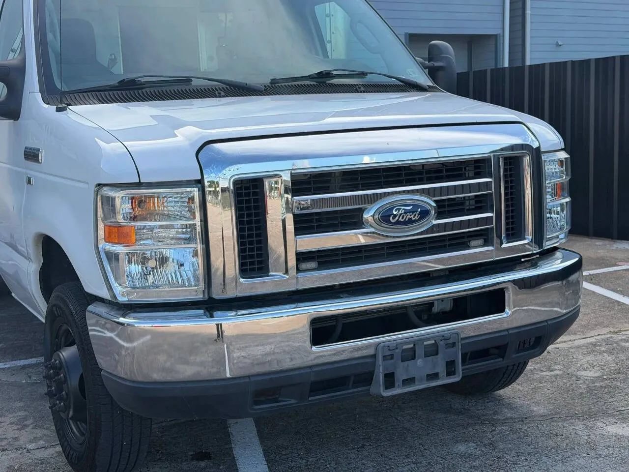 Used 2016 Ford E-350 and Econoline 350 Super Duty w/ Power Windows & Locks Group RWD image 39