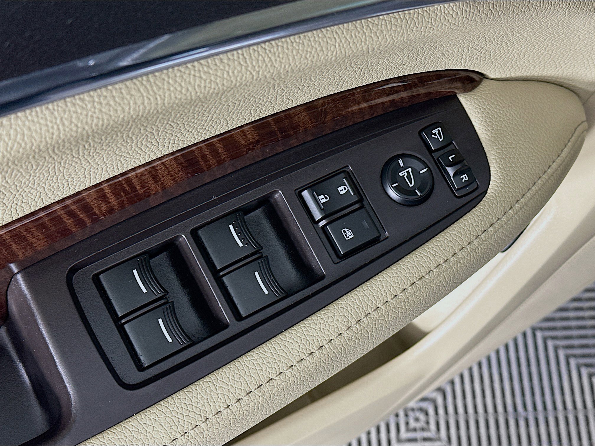 Used 2018 Acura MDX SH-AWD w/ Technology Package image 15