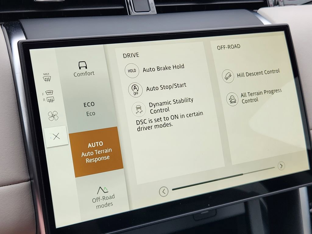 Used 2025 Land Rover Discovery Sport S image 25