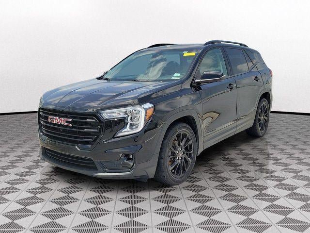 Used 2023 GMC Terrain SLT w/ Tech Package FWD image 3