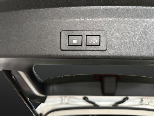 Used 2022 Subaru Ascent Touring image 16