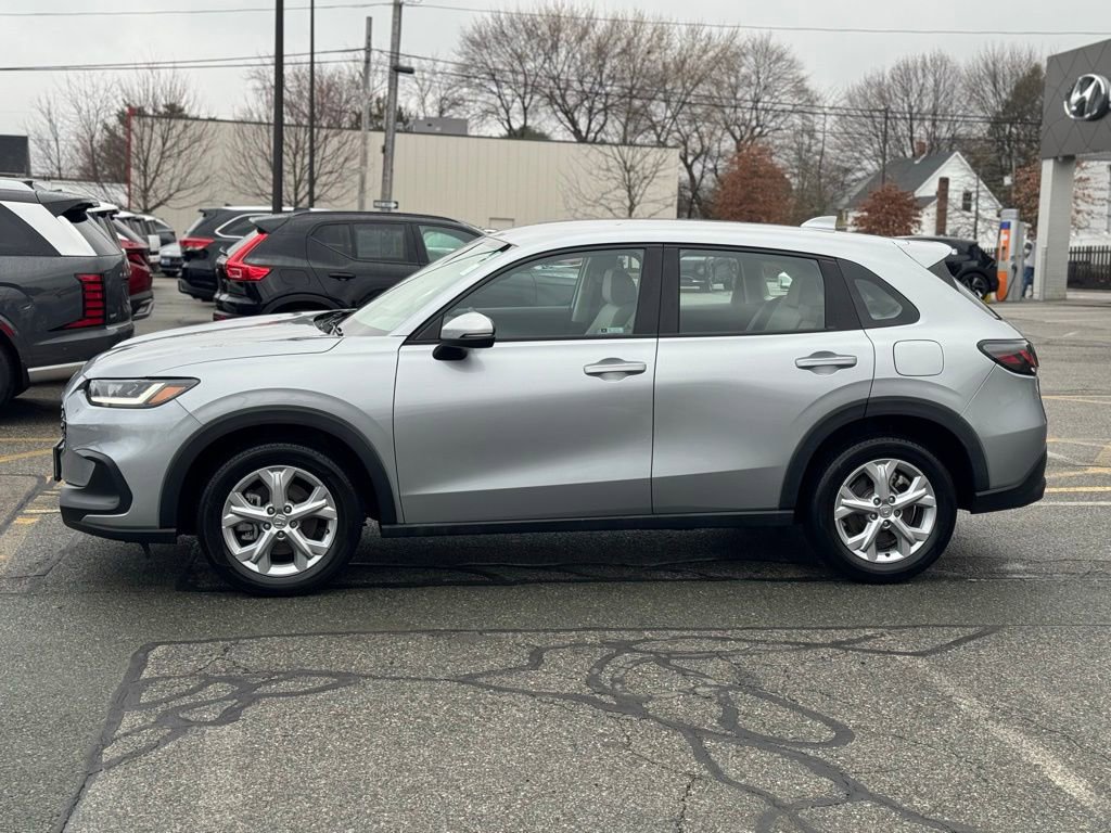 Used 2023 Honda HR-V LX image 2