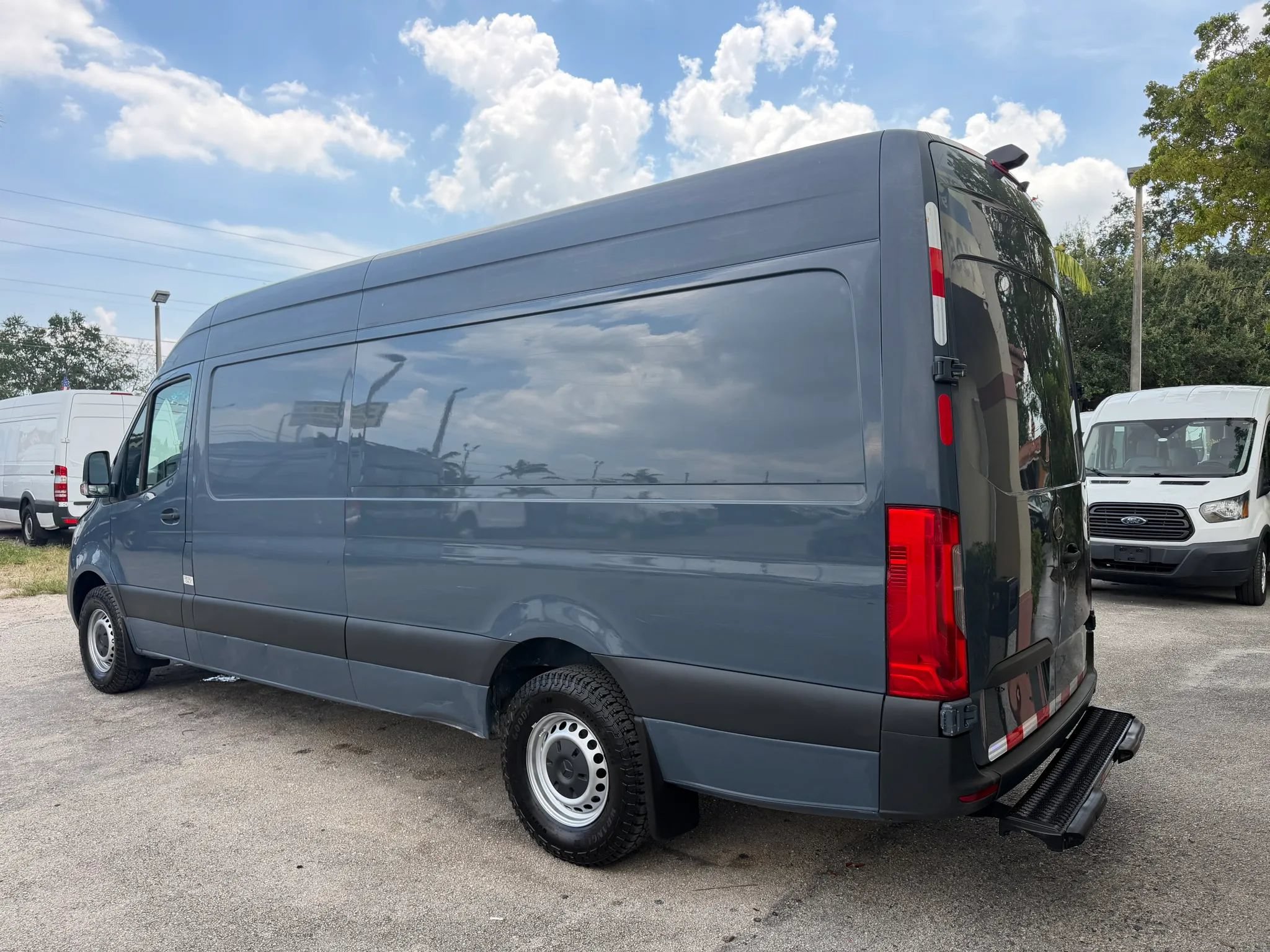 Used 2019 Mercedes-Benz Sprinter 170 image 3