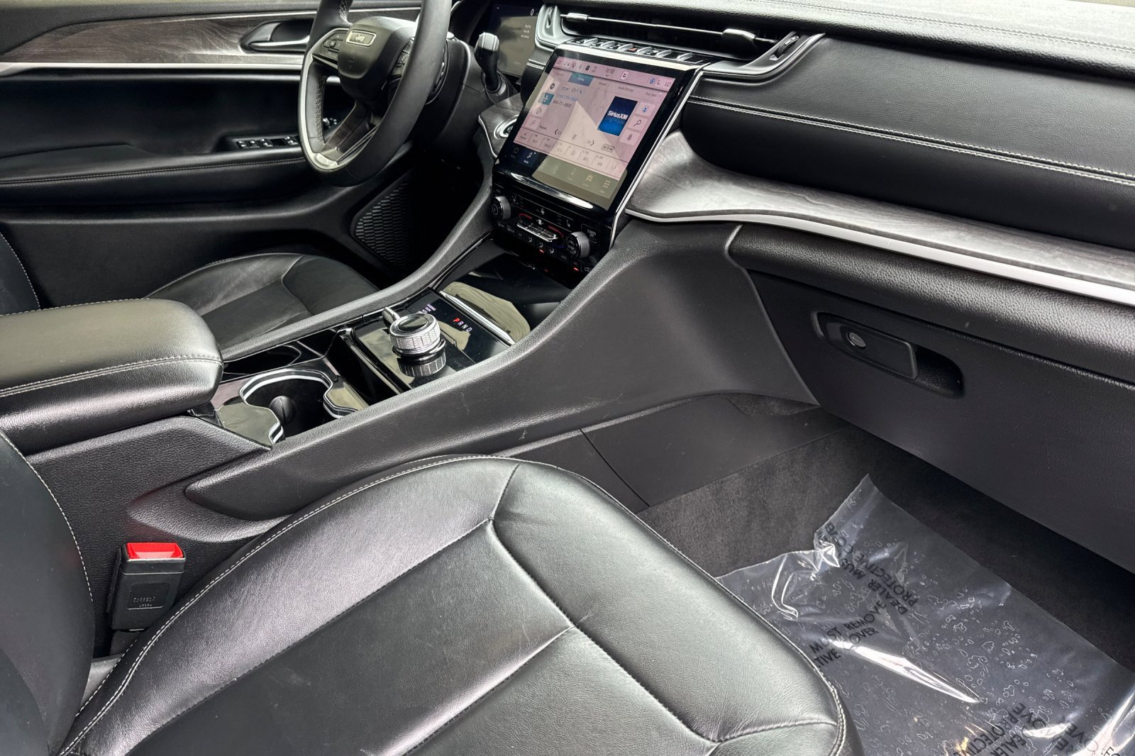 Used 2023 Jeep Grand Cherokee L Limited w/ Rear Seat Video Group I image 16