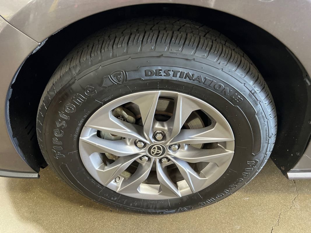 Used 2021 Toyota Sienna LE image 52