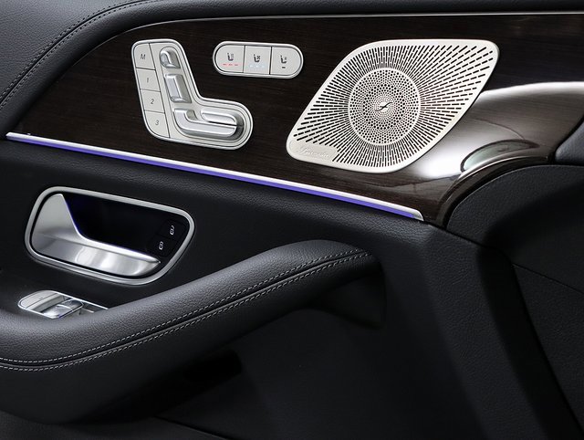 New 2026 Mercedes-Benz GLS 580 4MATIC image 28